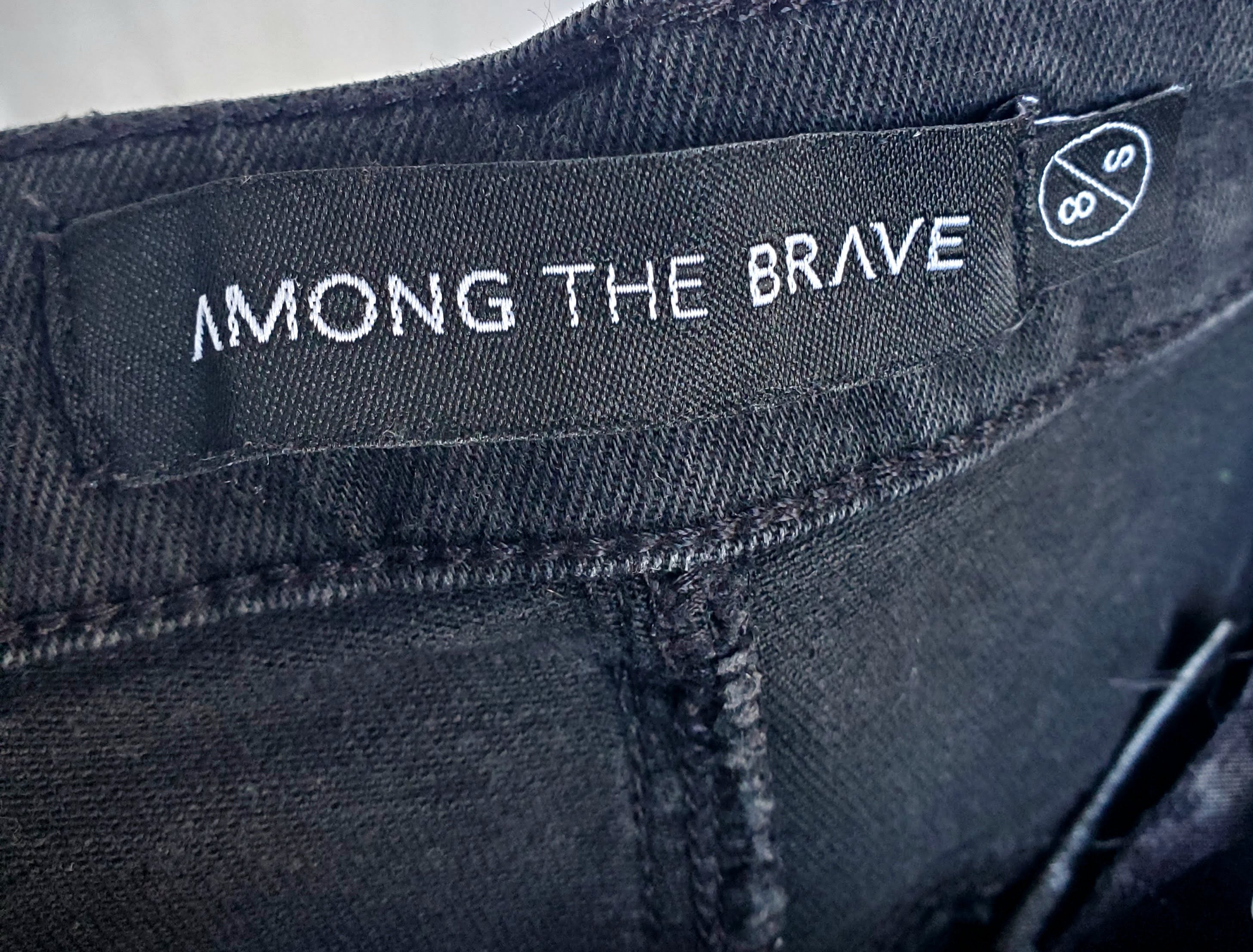 Among the Brave Mid-Rise Jeans (Size 8) flaw