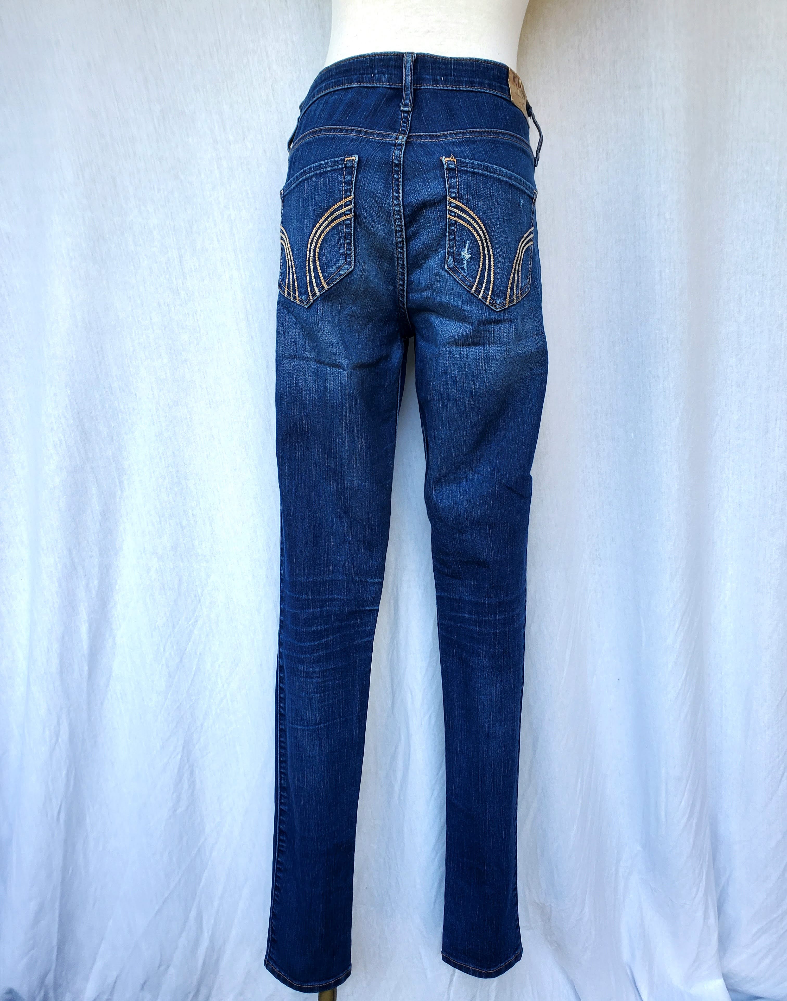 Hollister Distressed Skinny Jeans (Size 9)