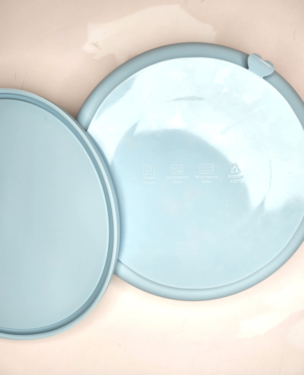 Petite Eats Large Silicone Suction Plate with Lid