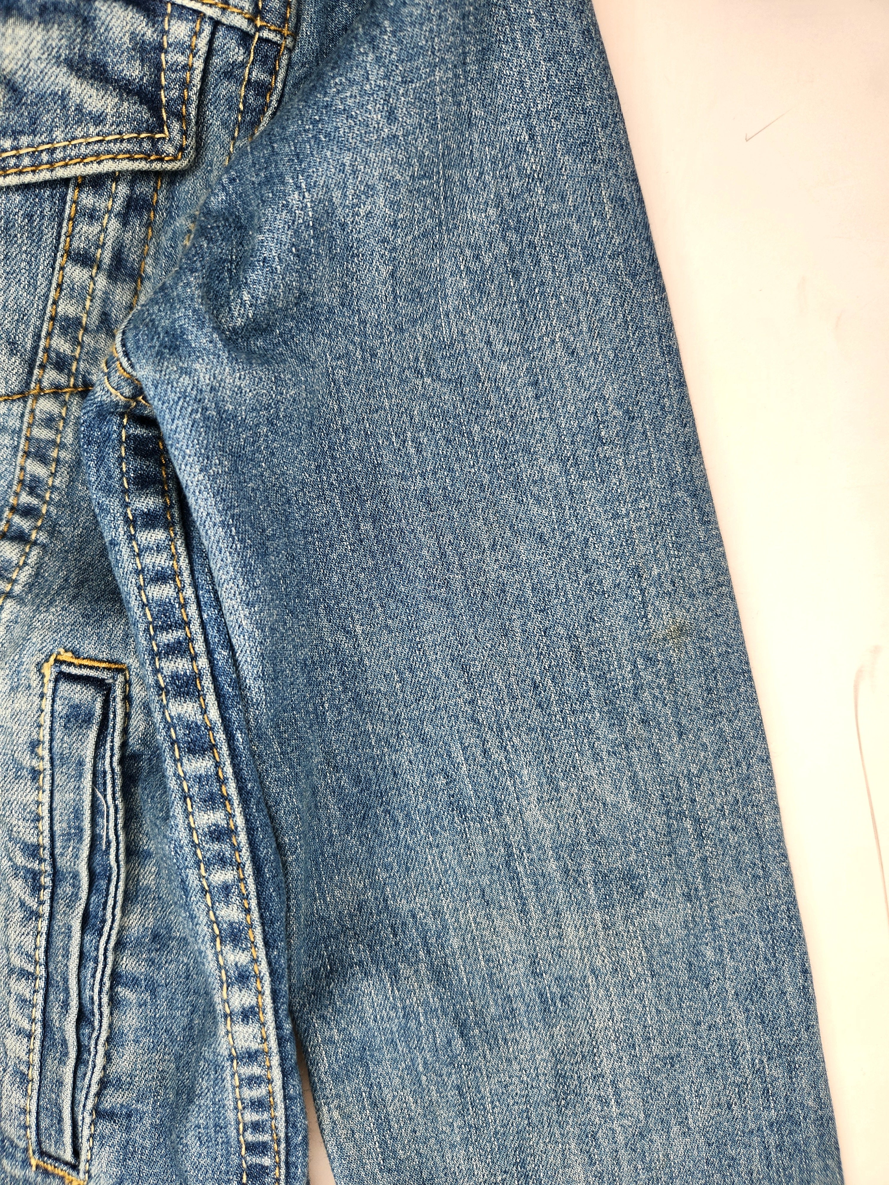 Levi's Denim Jacket (Size 6 years)