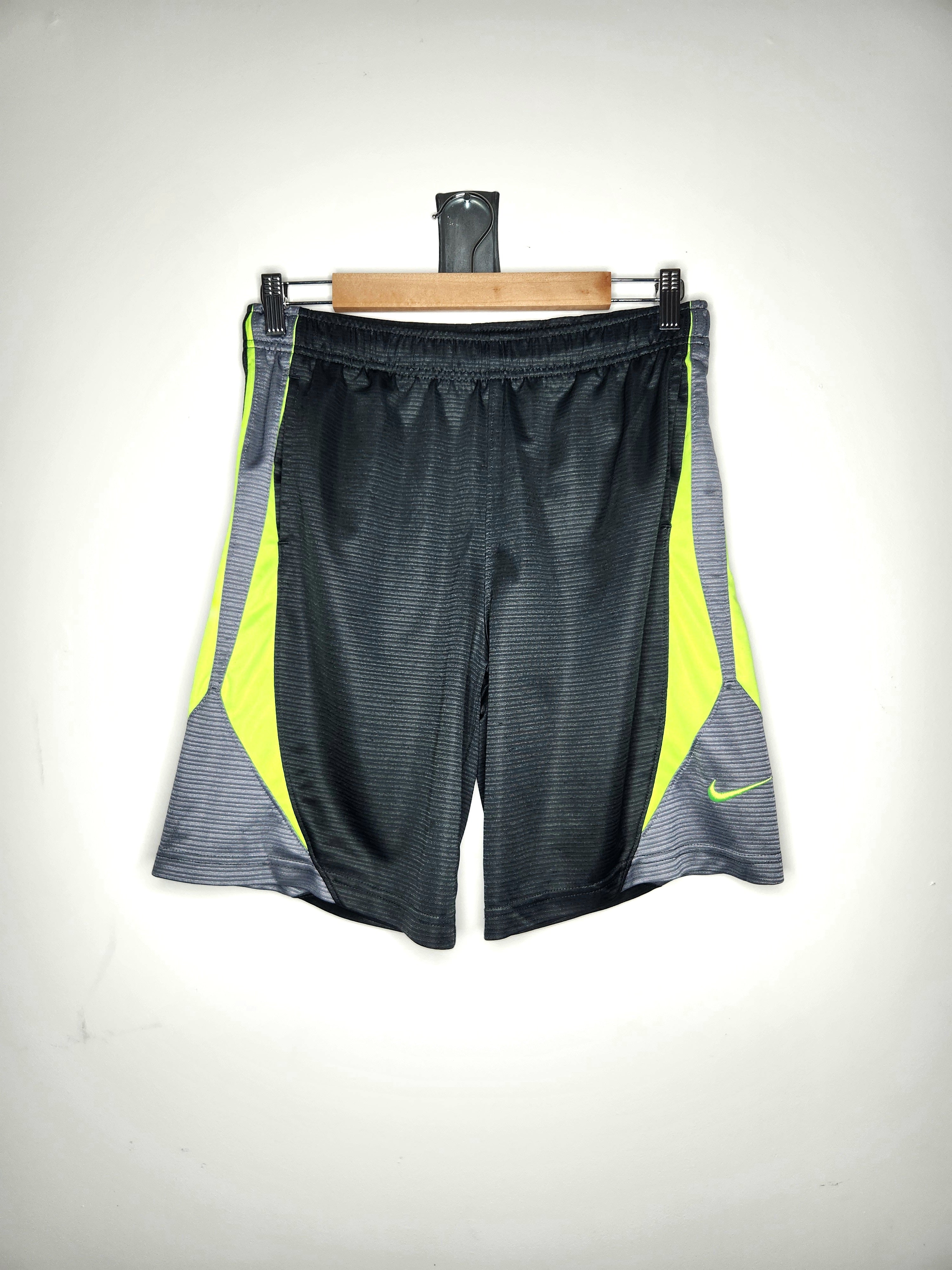 Nike Dri-Fit Active Shorts (Size M)