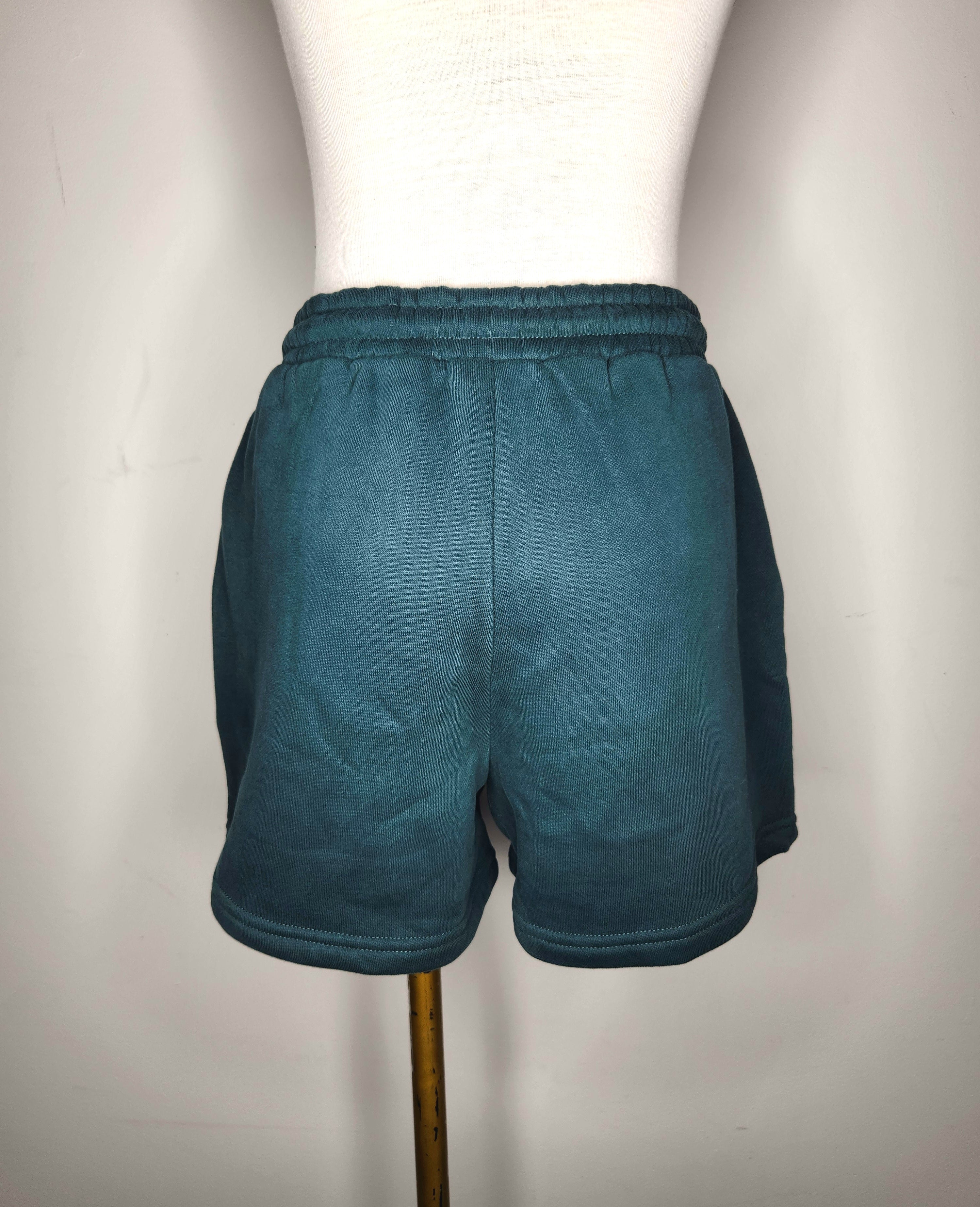 White Fox Fleece Lined Loose Fit Shorts (Size 6)