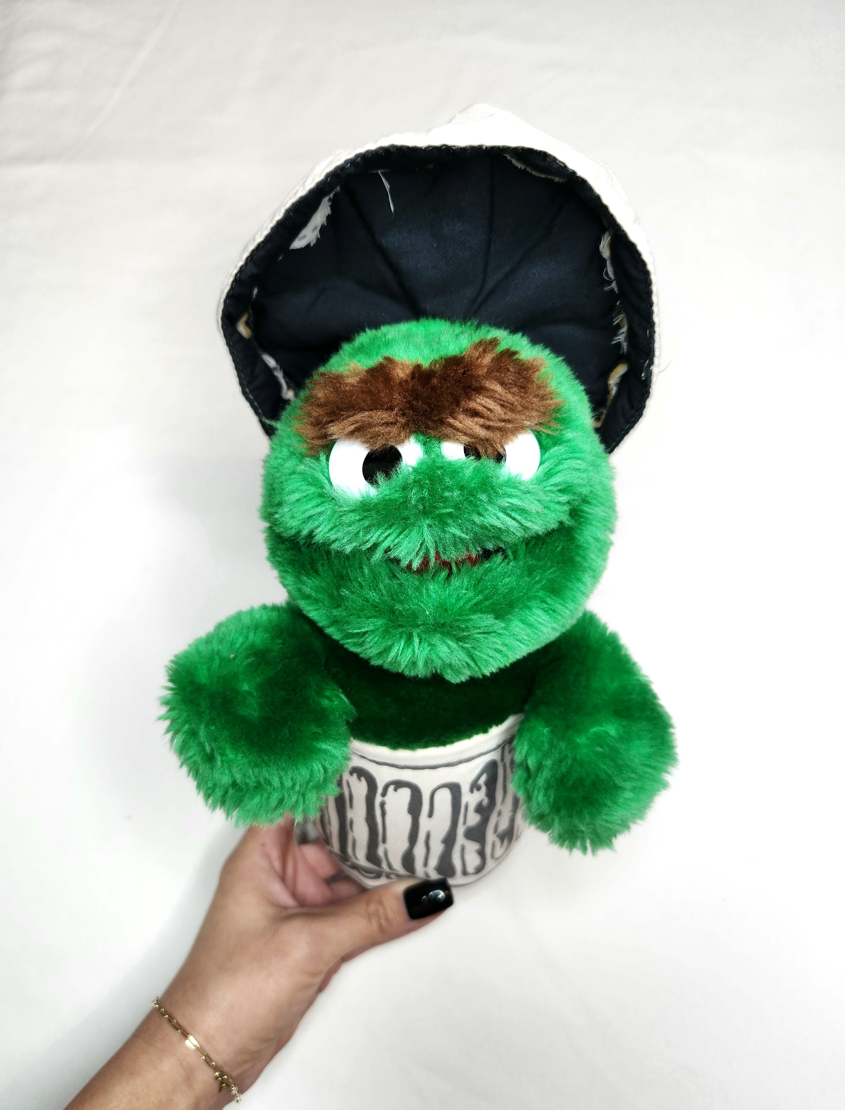 Vintage Applause 1992 Sesame Street Oscar the Grouch Soft Toy 25cm