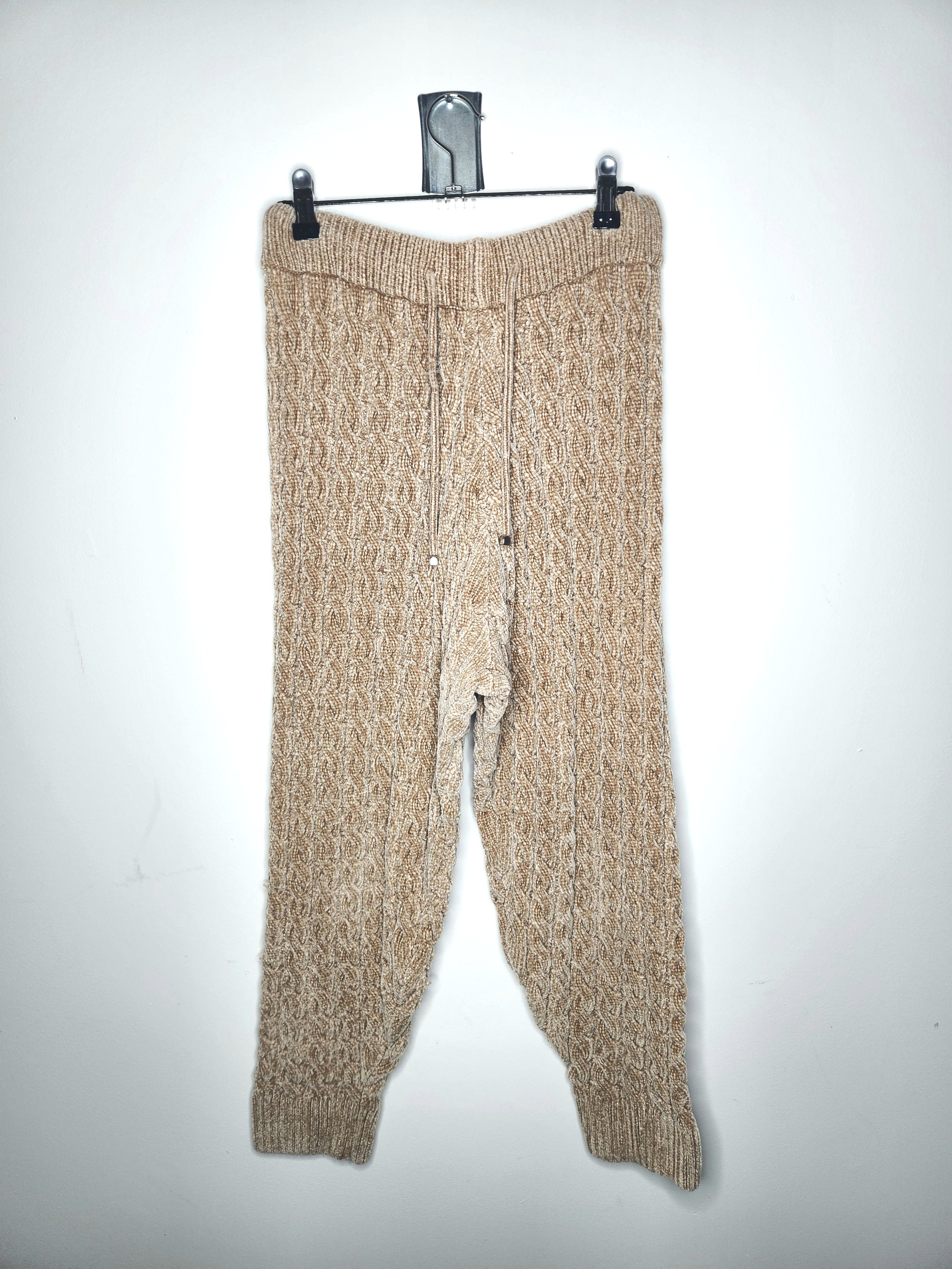 Simple and Sunday Chunky Cable Knit Tapered Leg Lounge Pants (Size 8)