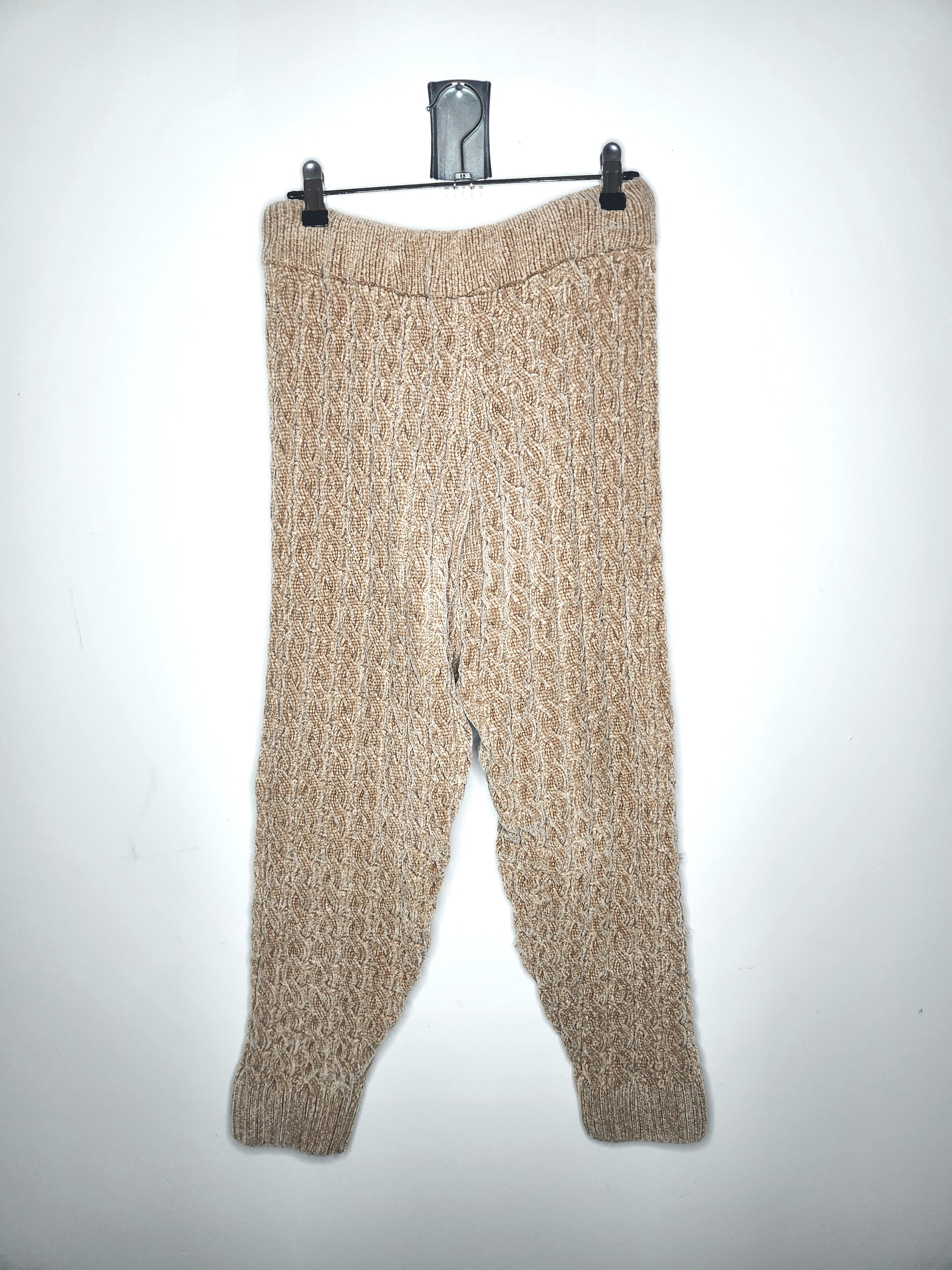 Simple and Sunday Chunky Cable Knit Tapered Leg Lounge Pants (Size 8)