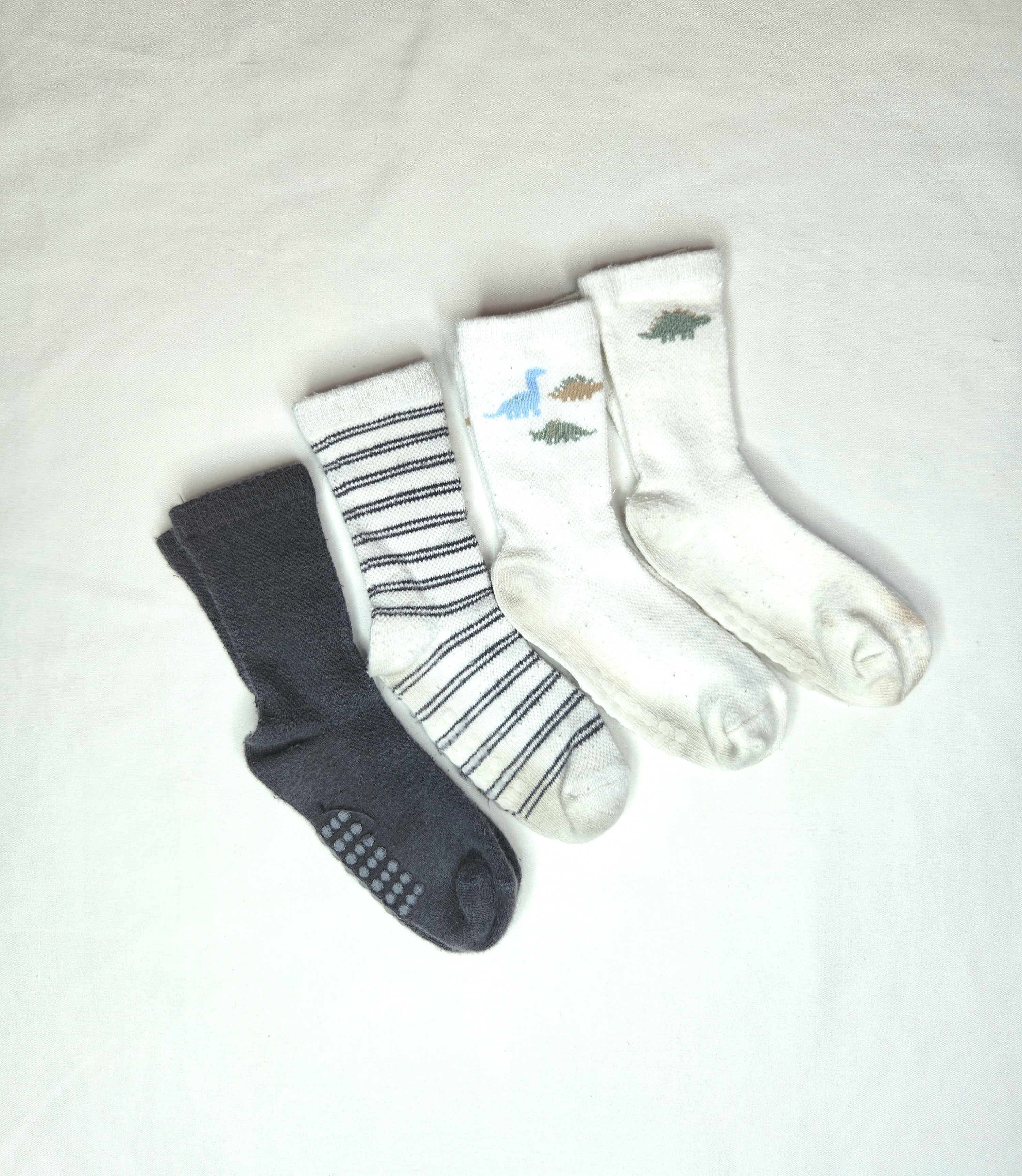 Anko Cotton Crew Socks with Grip Set of 4 (Size 1-2 years)