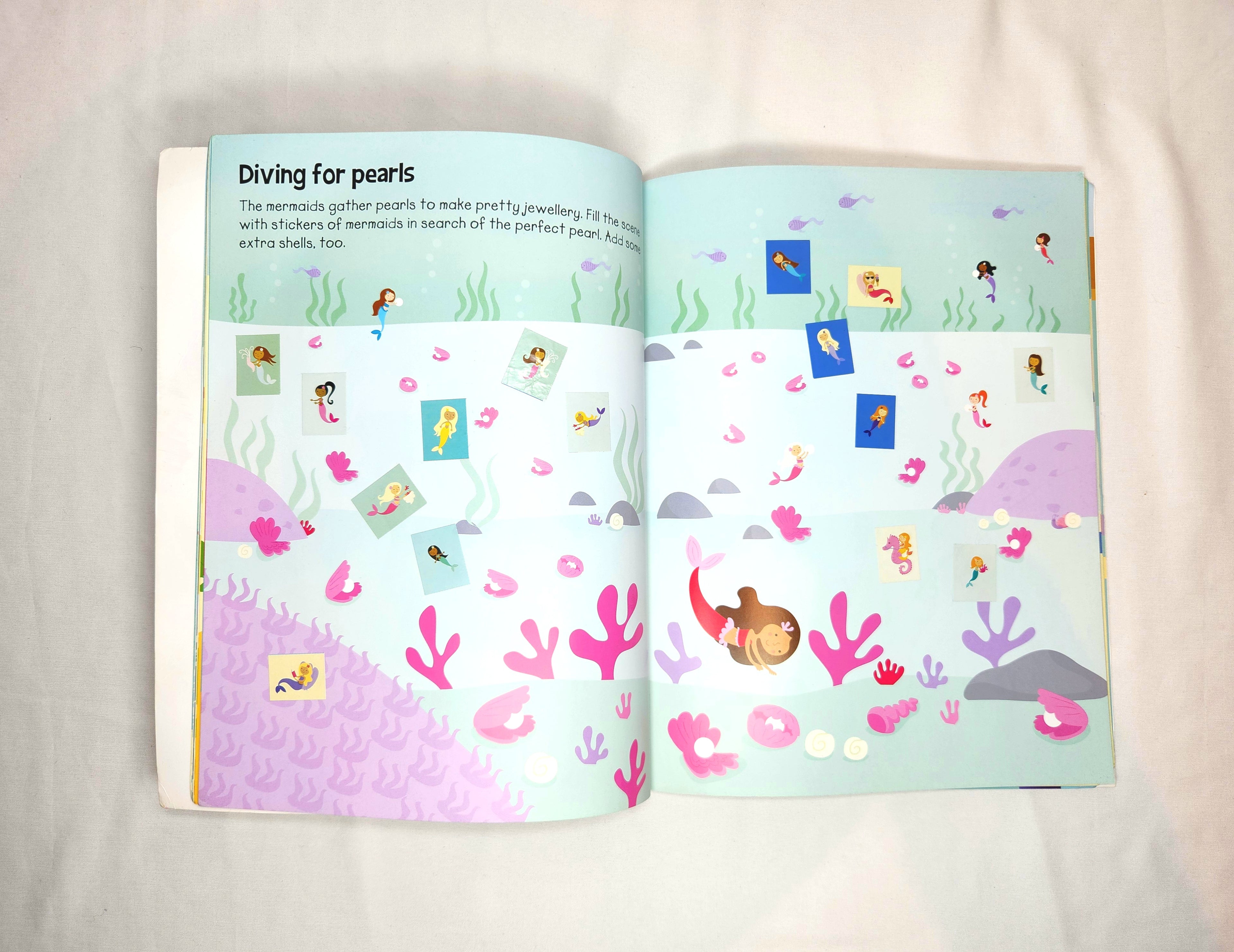 555 Sticker Fun Mermaid World Book (Soft Cover)