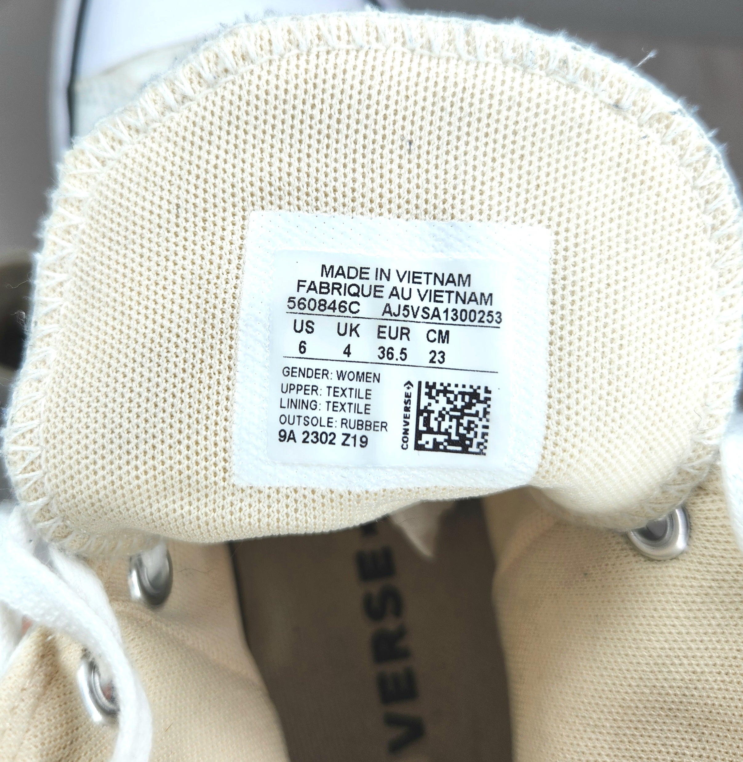 Converse High Top Canvas Platform Chuck Taylor's (Size US 6)
