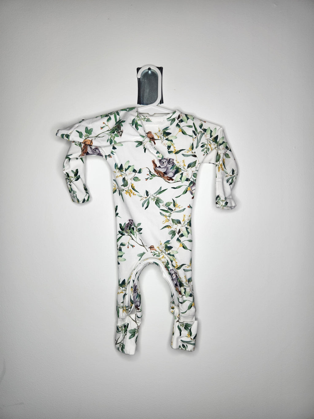 Snuggle Hunny Olive Bodysuit + Hat (Size Newborn)