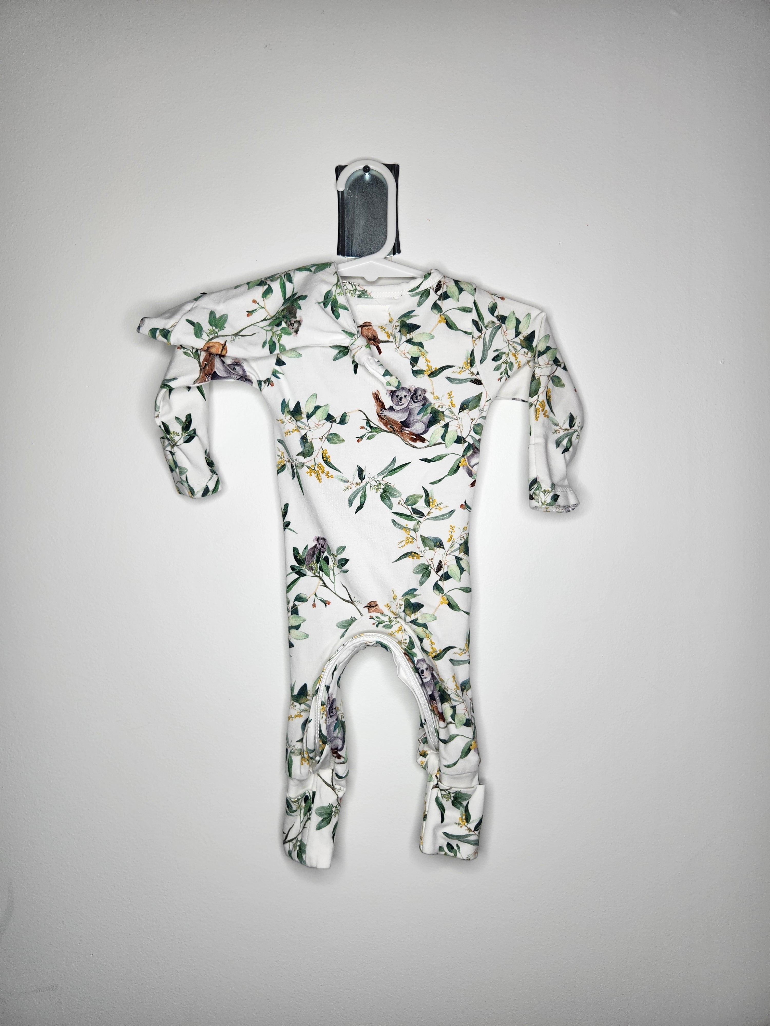 Snuggle Hunny Olive Bodysuit + Hat (Size Newborn)