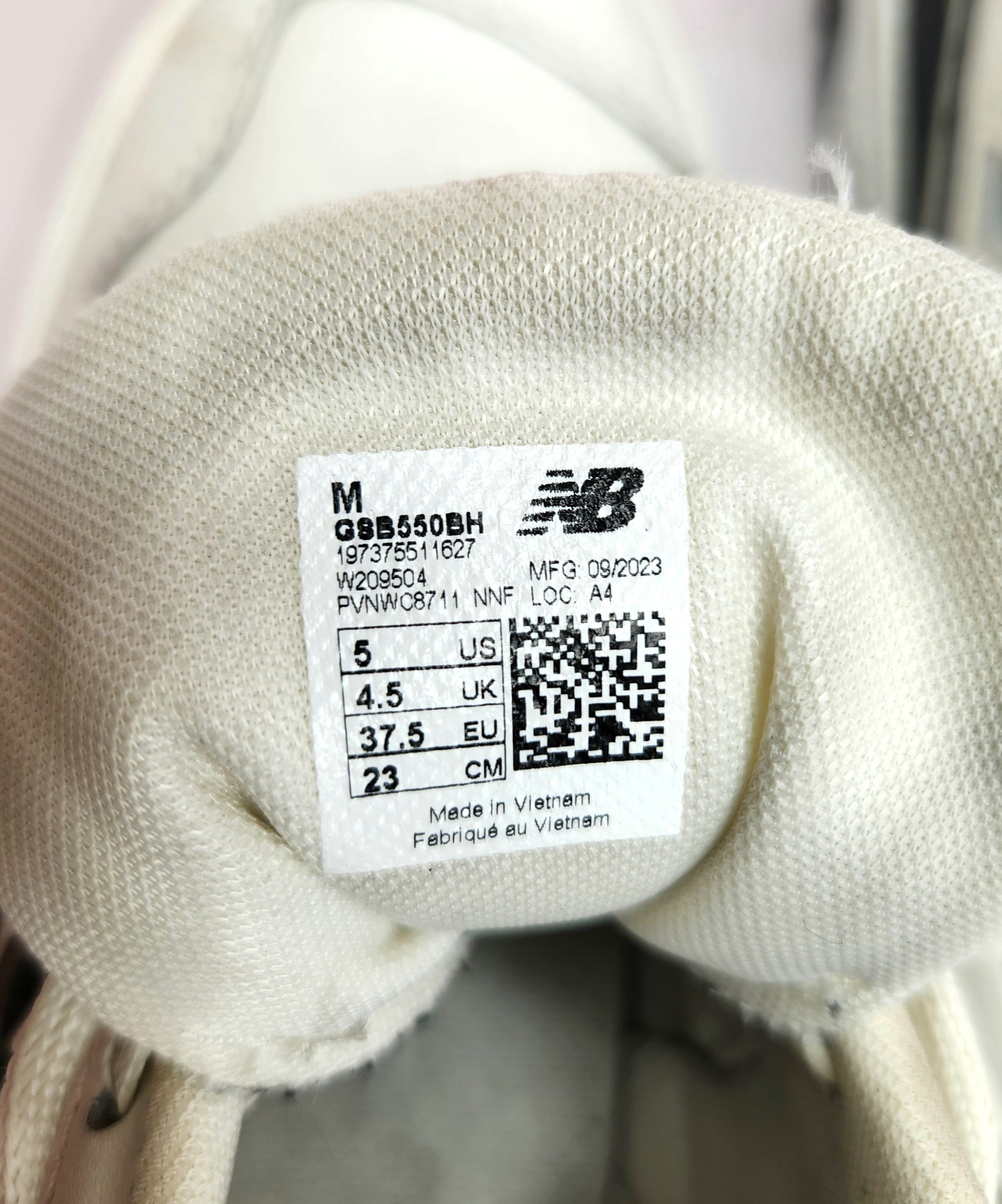 New Balance 550 Leather Retro Basketball Trainers NB550 (Size US5)
