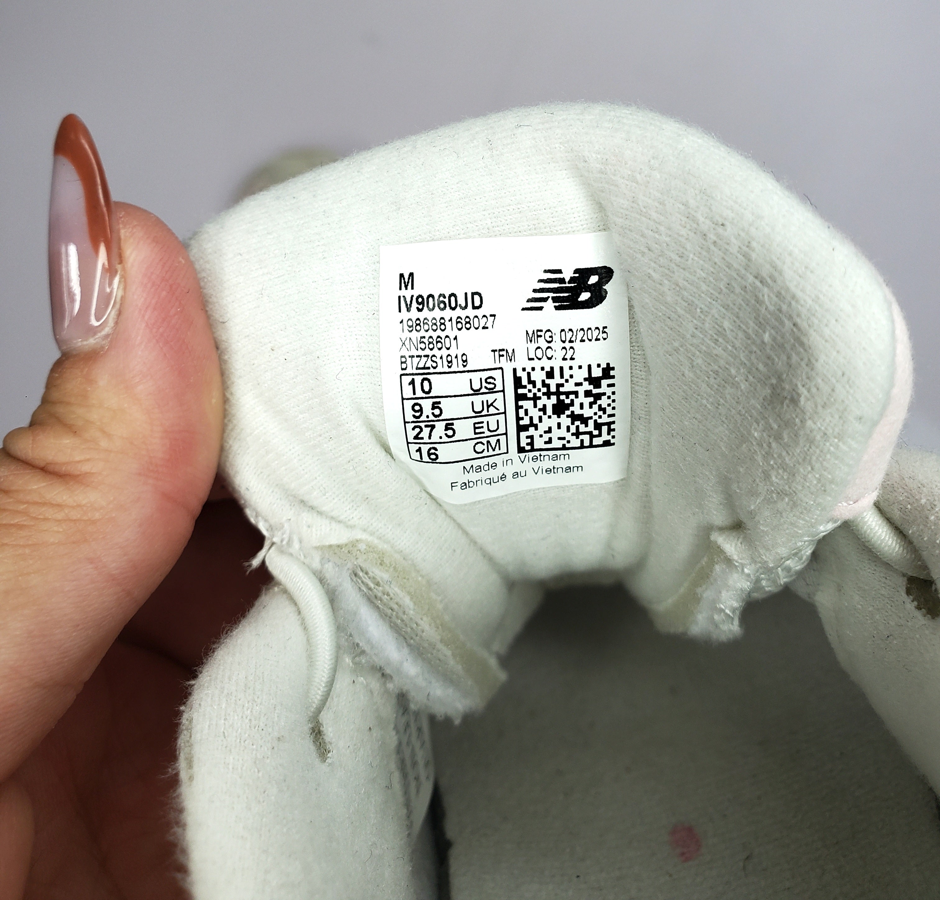 New Balance Running Shoes (Size US 10K / EUR 27.5 / UK 9.5 / 16CM)