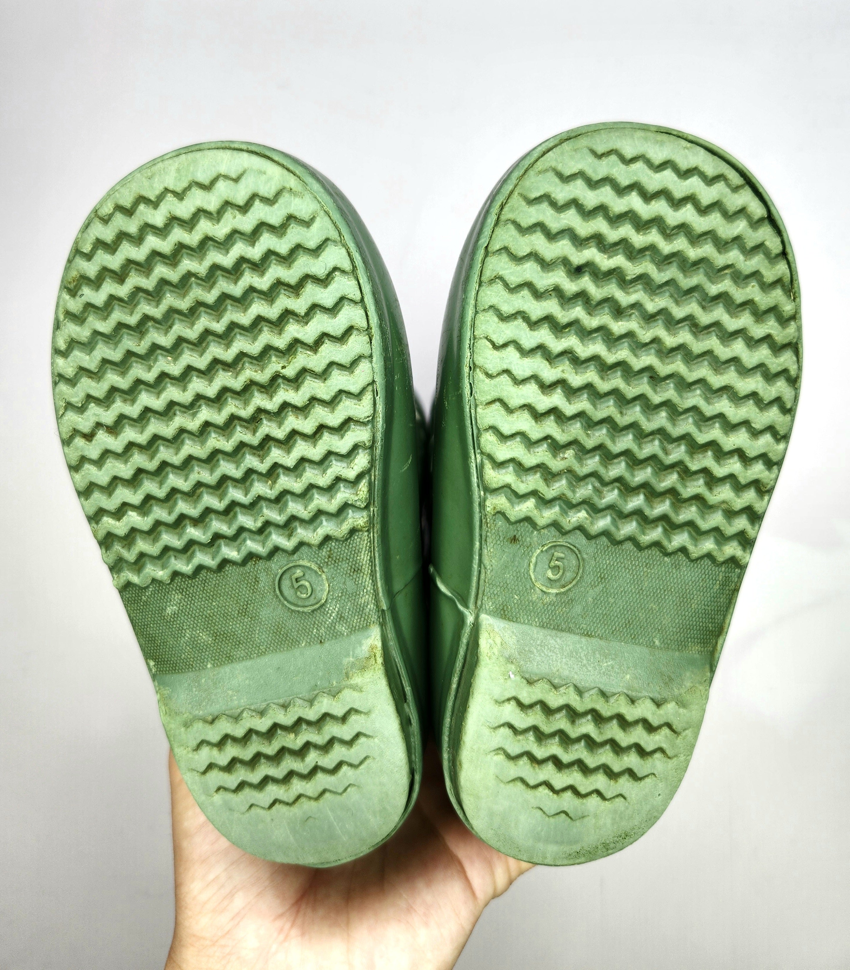 Grass & Air Rain Boots with Colour changing feature (Size US 5C)